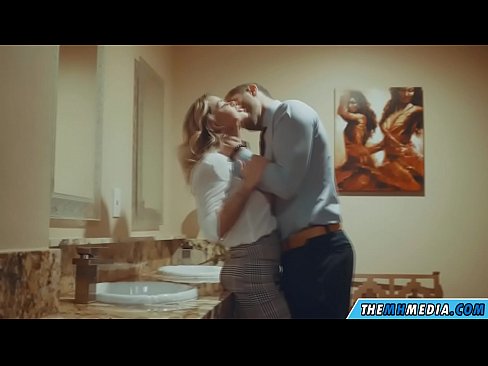 ❤️ Kad te prsata plavuša zavede u javnom toaletu ️❌ Jebanje na bs.flvporn.ru ﹏